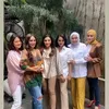 Potret geng sosialita Olla Ramlan kumpul-kumpul.