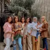 Potret geng sosialita Olla Ramlan kumpul-kumpul.