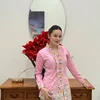 Rani DA3 pakai kebaya pink