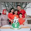 Titi Kamal dan keluarga di ultah Juna
