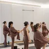 Artis pemanasan sebelum yoga