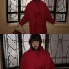 Member ILLIT dengan outfit winter