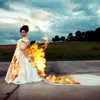 viral, tren viral, trash the dress, tren bakar gaun