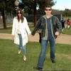 tom cruise dan katie holmes di lapangan bisbol
