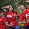 Trio Macan Bagi Tiket Gratis di Lapangan Futsal