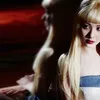 idol K-Pop tampil cantik pakai wig
