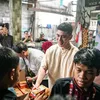 Verrell Bramasta bersama anak yatim