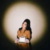 Lyodra bawa kue ultah