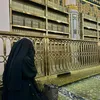 Umi Pipik berdoa di Masjid Nabawi