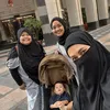 Paula Verhoeven Umrah Cantik Hijab Anak