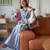 style unik Andien Aisyah kain Indonesia
