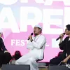 Ustaz Jojo Ali Yusuf melihat host wanita