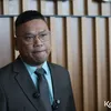 Uya Kuya mendengarkan pertanyaan wartawan