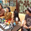 Ungu, Poppy Dharsono