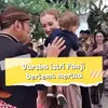 Varsha Strauss gendong anak Panji