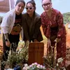 Titi DJ Ziarah ke Makam Vidi Aldiano