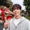 Park Bo Gum Selfie V Sign