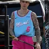Justin Bieber Dalam Berbagai Outfit