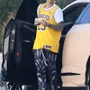 Justin Bieber Dalam Berbagai Outfit