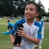 Xabiru bawa botol minum