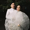 Yosika Ayumi dan Aksa Uyun tampil dengan busana nuansa putih