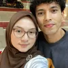 Yulia Rahmayani dan Rifky Alhabsyi selfie