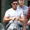 Zac Efron di NEIGHBORS 2