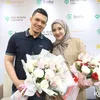 Zaskia Sungkar dan Irwansyah Dapat Buket Bunga