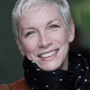 Annie Lennox: Rihanna Bisa Jadi Pahlawan
