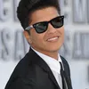 [Video] Two Door Cinema Club Cover 'Treasure' Dari Bruno Mars