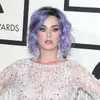 10 Warna Rambut Ungu Unik Selebriti Hollywood