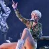 Sisipkan Twerk, Miley Cyrus Cover 'Hey Ya' di Bangerz Tour!