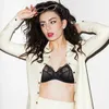 6 Alasan Charli XCX Layak Jadi Idola