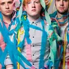 [Video] Kepala Pun Jadi Bola Bowling di Klip Two Door Cinema Club!