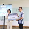 Tantowi Yahya Serahkan Donasi 2 Miliar Bagi Seniman & Altlet Indonesia