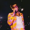Harry Styles Klarifikasi Terkait Dirinya yang Menggunakan Kaos One Direction, Bakal Reuni?