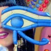 5 Diva Tersohor Ini Pakai Kostum 'Mata Satu', Illuminati Kah?
