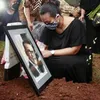 Penyesalan Bonita Tak Bisa Temani Koes Hendratmo di Saat Terakhir Hidupnya