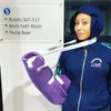 Mel B Jalani Operasi Tangan dan Tulang Rusuk Setelah Jatuh dari Tangga