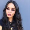 Jelang Halloween Vanessa Hudgens Siapkan Penampilan Gothic