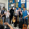 Alan Walker Kunjungi Guru dan Murid Sekolah di Medan Usai Video Cover Lagunya Viral