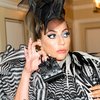 Didapuk Jadi Co-Chair MET Gala 2019, Lady Gaga  Kembali Tampil Nyentrik