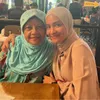Potret Perayaan Ulang Tahun Ibu Intan Nuraini yang ke-66 Tahun, Sederhana Bersama Cucu-cucu