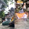 6 Potret Marion Jola Jalani Melukat di Bali Bareng Warga Lokal