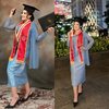 7 Potret Wisuda Rumi Rach, Cucu Ratu Dangdut Elvy Sukaesih yang Cantik