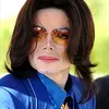 Tak Cukup Bunga di Makam Michael Jackson