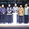 Dengan Suara Sirine dan Pesta Kembang Api, Jakarta Fair 2022 Resmi Dibuka - The Rain Tampil Pertama