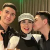 Akui Sempat Di-Prank, Venna Melinda Dapat Kejutan Ultah ke-53 dari Verrell Bramasta dan Athalla Naufal
