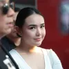 Amanda Manopo Bikin Ngakak, Pakai Baju Pelindung Saat Ganti Popok Anak