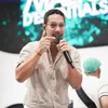 Angga Puradiredja Ungakap Rasanya Ngeband Bareng Adiknya Sendiri Bersama Maliq & D’Essentials